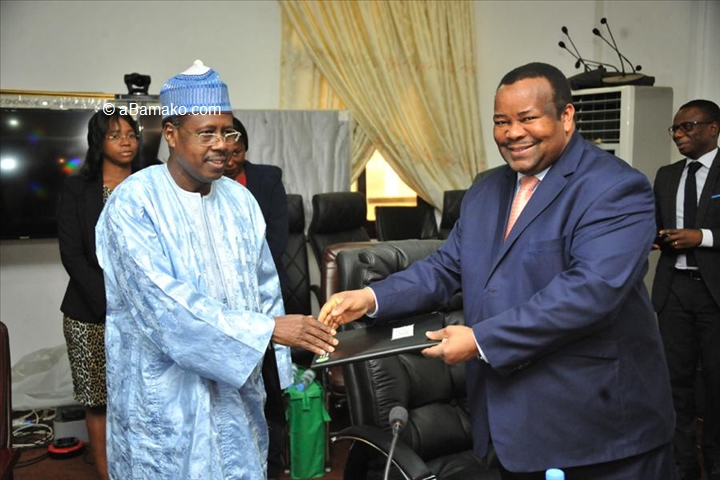 Cérémonie de signature d`une convention entre la BMS et BIDC