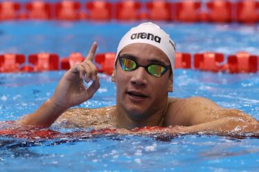 Ahmed Hafnaoui, sacré champion olympique du 400m nage libre à seulement 18 ans, lors des Jeux de Tokyo 2021.
