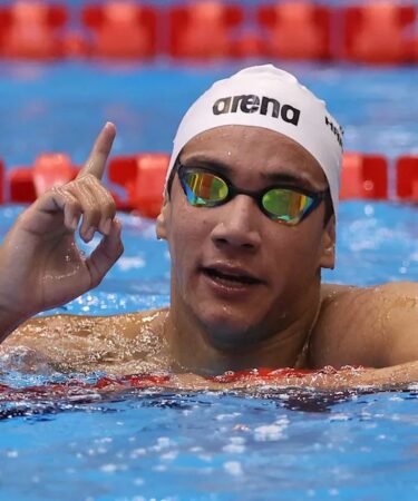 Ahmed Hafnaoui, sacré champion olympique du 400m nage libre à seulement 18 ans, lors des Jeux de Tokyo 2021.