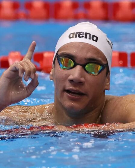 Ahmed Hafnaoui, sacré champion olympique du 400m nage libre à seulement 18 ans, lors des Jeux de Tokyo 2021.
